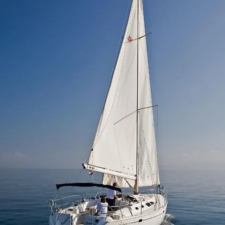 船上ホテル Jeanneau Sun Odyssey 45.2- Osejava *