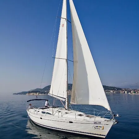 Jeanneau Sun Odyssey 45.2- Osejava 船上ホテル *