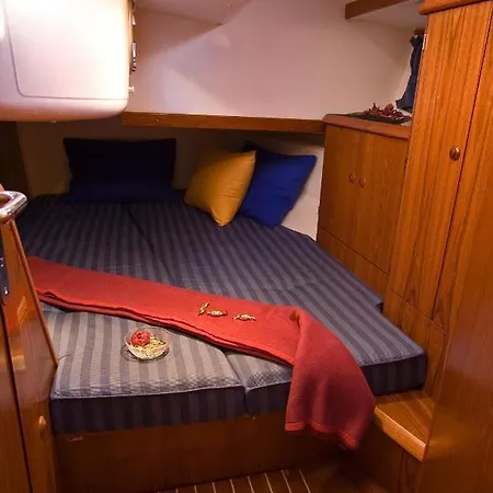船上ホテル Jeanneau Sun Odyssey 45.2- Osejava